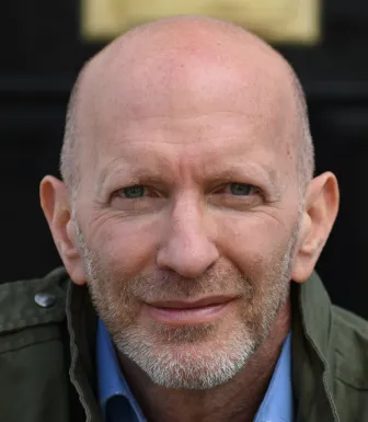 Imagem do escritor e historiador Simon Sebag Montefiore, autor de «Jerusalém»