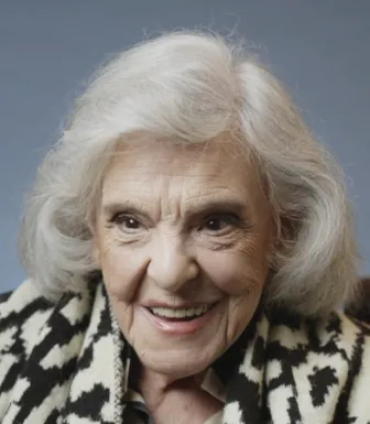 Imagem de Kukas, a designer de jóias de 95 anos
