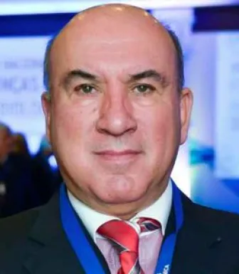 Imagem do médico Vìtor Duque, presidente da Sociedade Portuguesa de Virologia. D/R