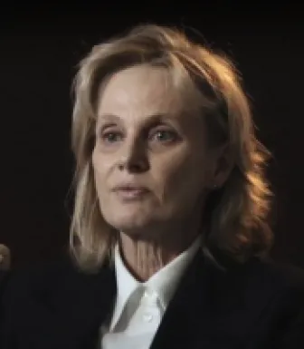 Imagem da romancista, ensaísta e poeta Siri Hustvedt