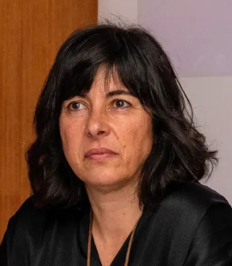 Imagem de Luísa Trindade, professora associada com agregação na Universidade de Coimbra