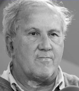 Retrato a preto e branco de João Pereira Dias, professor auxiliar do Instituto Superior Técnico.