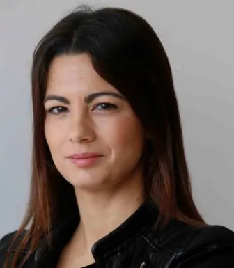 Imagem da jornalista Susana Frexes, que é correspondente em Bruxelas da SIC e do «Expresso».