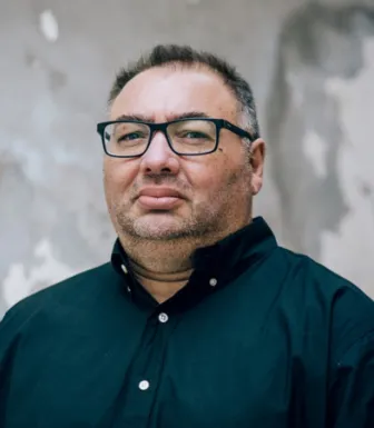 Retrato do músico cigano Diego el Gavi.