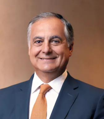 Retrato a cores de um homem, o CEO do banco BPI, João Pedro Oliveira e Costa.