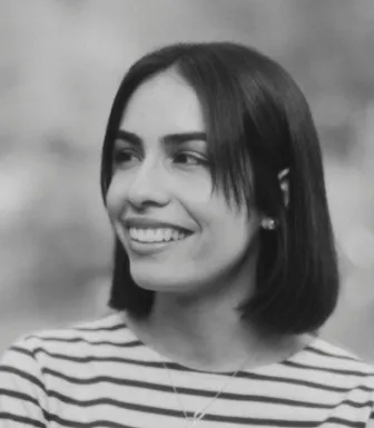 Imagem de um amulher jovem, a escritora e investigadora em moda, Mariana Pereira Silva. Crédito: D/R.