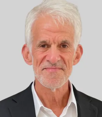 Imagem de um homem de meia idade, de barba branca, o professor de História Robert Zaretsky. Crédito: Universidade de Houston.