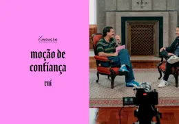 Imagem de Guilherme Geirinhas com Rui Rocha, durante as gravações da rúbrica «Moção de Confiança»
