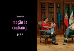 Imagem de Guilherme Geirinhas com Paulo Raimundo, durante a gravação da rúbrica «Moção de Confiança»