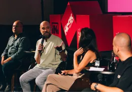 Imagem de Nuno Artur Silva, Hugo van der Ding, Cláudia Custódio e Henrique Mota Lourenço durante a sessão Conversas [IN]Pertinentes no Worten Mock Fest