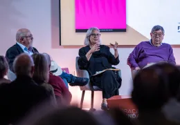 Imagem de Fernando Correia de Oliveira, Luísa Lima e Carlos Fiolhais durante a Praça da Fundação «Portugal, a medida do tempo»