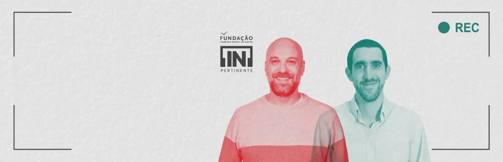 Hugo van der Ding ao lado de Bernardo Caldas. Ambos sorridentes. Ao centro, o logotipo [IN]Pertinente