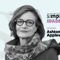 Imagem ilustrativa do programa «Idadismo não é assim tão simples» com Ashton Applewhite