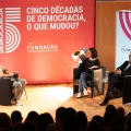 Imagem de Tomás Magalhães, Alda Azevedo e Pedro Góis durante o debate «E depois da revolução: população e famílias»