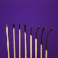 Imagem de vários fósforos queimados, numa alusão ao burnout. Crédito: Canva.