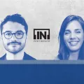 Imagem da dupla do [IN]Pertinente Ciência, composta pelo radialista Rui Maria Pêgo e pela psiquiatra Rute Cajão