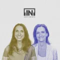 Duas mulheres sorridentes com dois logotipos no meio delas: "Fundação" e "[IN]Pertinente". DR
