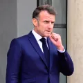 Imagem de um homem com semblante carregado, o presidente da República francês Emmanuel Macron. Crédito: Shutterstock