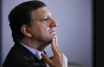 Imagem de perfil de um homem de meia idade, o antigo primeiro-ministro de Portugal e antigo presidente da Comissão Europeia, José Manuel Durão Barroso. Crédito: Shutterstock.