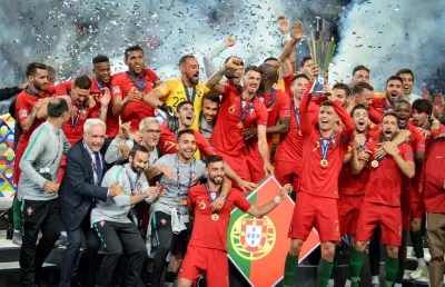 Cristiano Ronaldo e os colegas a celebrar a vitória da Liga nas Nações, em 2019. Créditos: Vlad1988
