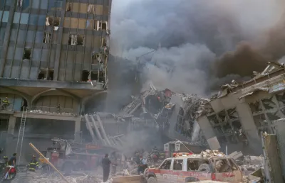 Imagem dos destroços da queda das torres gémeas, em Nova Iorque. Crédito: Shutterstock 