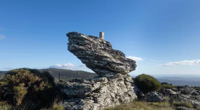 Imagem de Marco de fronteira em Serra das Mesas - Sabugal.  Crédito: José Luís Jorge.