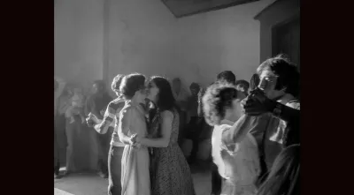 Imagem de um baile, em Vimioso, em 1980. Crédito: Nuno Félix da Costa.