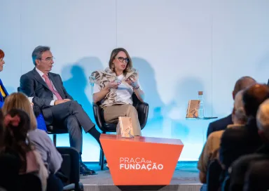 Imagem do debate sobre o poder das marcas portuguesas com Margarida Vaqueiro Lopes, Graça Martins e Francisco Carvalheira. D/R