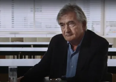 Imagem do escritor Antony Beevor para a série «O valor da liverdade»