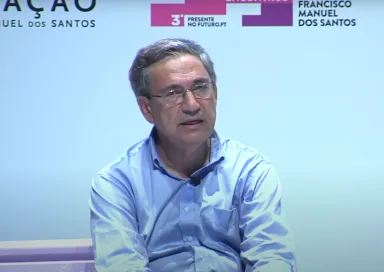 Imagem de Orhan Pamuk durante o Encontro da Fundação