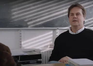 Imagem do astrofísico Pedro Ferreira na entrevista «O valor da liberdade»