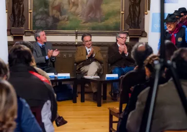 Imagem da apresentação do retrato «Terra Firme», com José Navarro de Andrade, José António Falcão e António Araújo