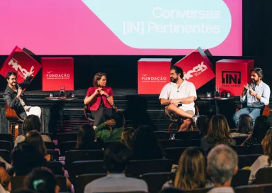 Imagem de Rui Maria Pêgo, Diogo Batáguas, Luísa Lopes e Gustavo Jesus na sessão «Conversas [IN]Pertinentes» do Worten Mock Fest