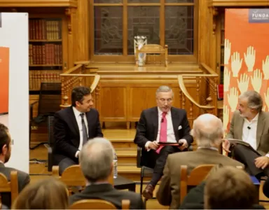Imagem da apresentação do ensaio «A Sociedade Civil», com Tiago Fernandes e António José Teixeira