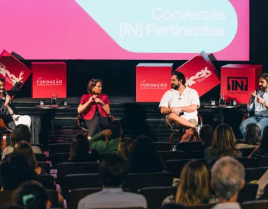 Imagem de Rui Maria Pêgo, Diogo Batáguas, Luísa Lopes e Gustavo Jesus na sessão «Conversas [IN]Pertinentes» do Worten Mock Fest