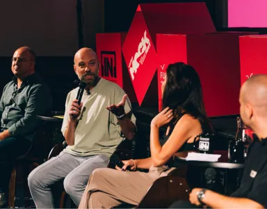 Imagem de Nuno Artur Silva, Hugo van der Ding, Cláudia Custódio e Henrique Mota Lourenço durante a sessão Conversas [IN]Pertinentes no Worten Mock Fest