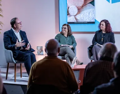 Imagem dos três oradores da Praça da Fundação «Francofonia em Portugal: um certo 'je ne sais quoi'»