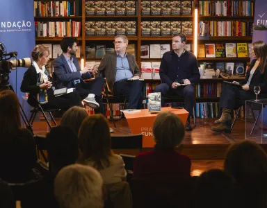 Imagem da Praça da Fundação «Trabalho Forçado: das economias de plantação às cadeias de valor modernas»