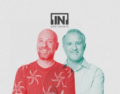 Dois homens sorridentes, no centro da imagem. Por cima das suas cabeças, o logotipo "[IN]Pertinente.