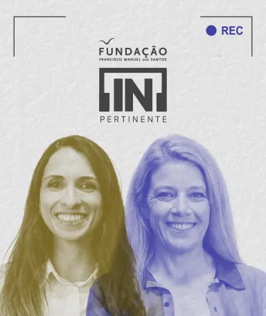 Retratos a amarelo e azul de duas mulheres, lado a lado, ambas sorridentes. Ao centro, o logotipo "[IN]Pertinente" e o da FFMS.