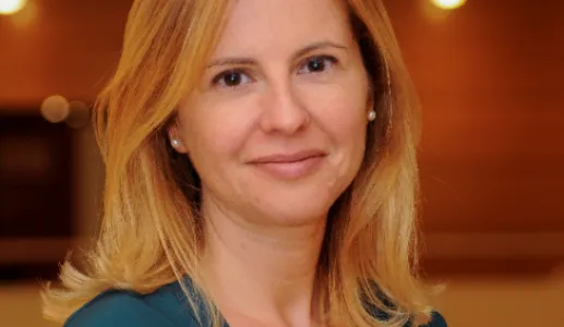 Imagem da especialista em habitação Vera Gouveia Barros