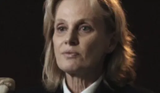 Imagem da romancista, ensaísta e poeta Siri Hustvedt