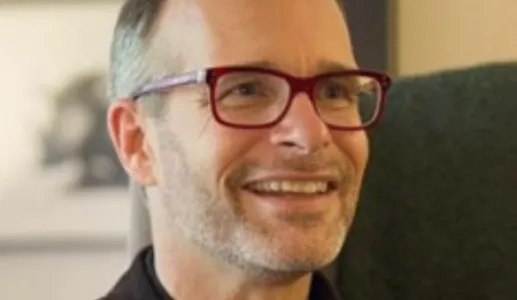 Imagem de Andrew Hessel, especialista no campo da genómica e biologia sintética