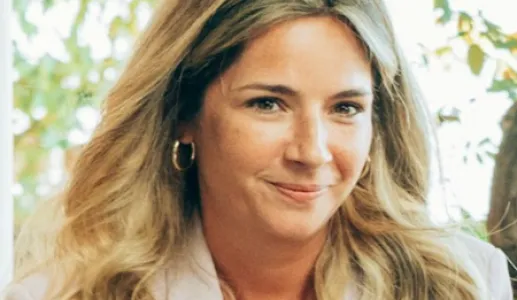 Imagem de Marta Dhanis, Fundadora da consultora «MD Media Fusion», apresentadora do programa «Economia Sem Fronteiras» e comentadora televisiva no canal «News Now». 