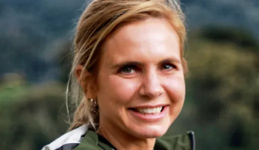 Imagem da jornalista de investigação Mariana Van Zeller