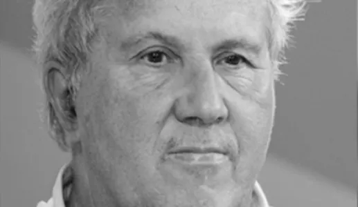 Retrato a preto e branco de João Pereira Dias, professor auxiliar do Instituto Superior Técnico.