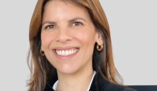 Retrato a cores de Teresa Mourão-Ferreira, diretora-geral da Fundação.