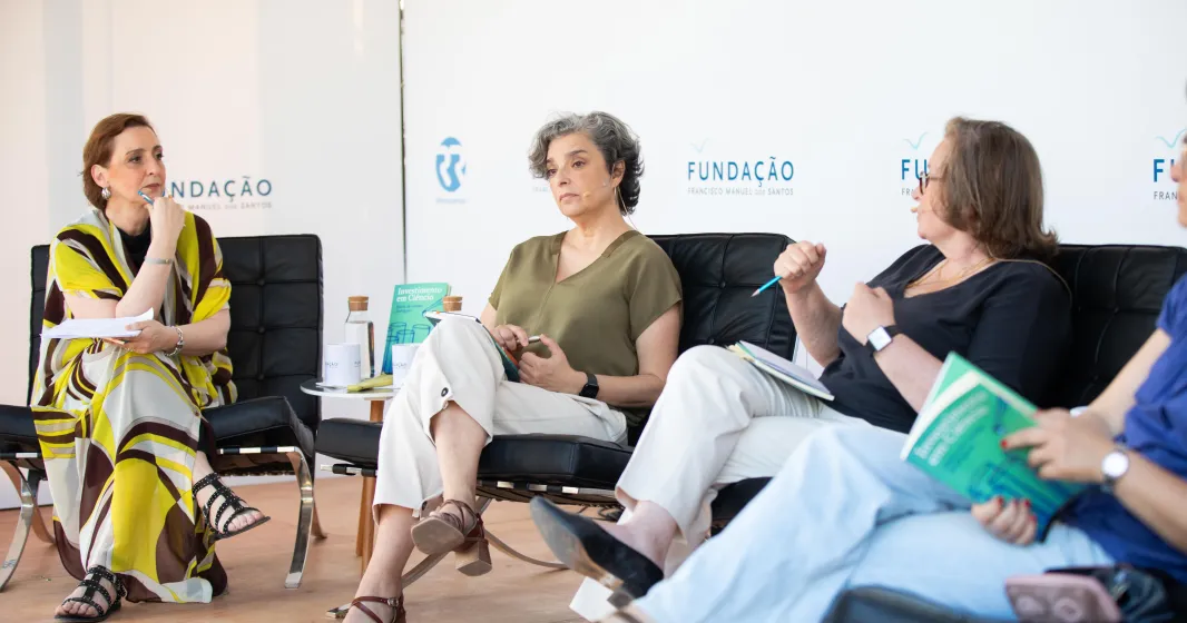 Imagem da Praça da Fundação «Investir em Ciência: porquê?»