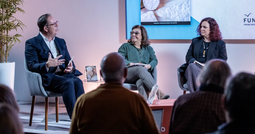 Imagem dos três oradores da Praça da Fundação «Francofonia em Portugal: um certo 'je ne sais quoi'»