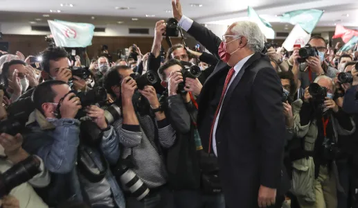 Imagem de António Costa, na noite das eleições legislativas em que o PS consegue a maioria absoluta. @Agência Lusa
